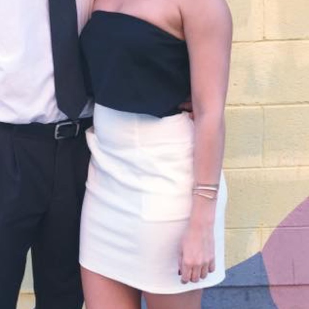 Black/White party dress w/ pockets!